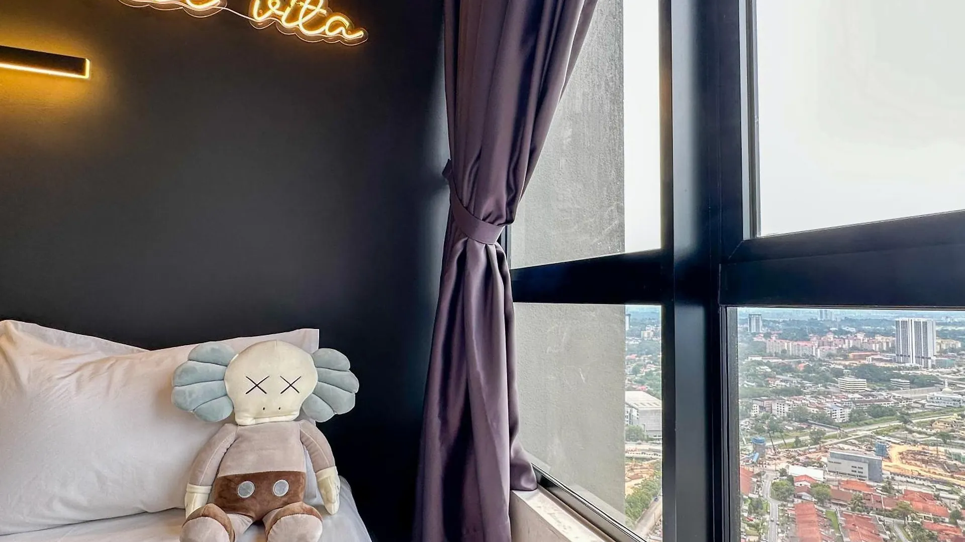 Twin Tower Residence By Nest Home【5 Mins Walk To Ciq】 Johor Bahru